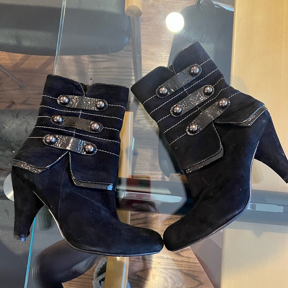 Naughty Monkey Booty Suede/Leather - Picture 2 of 11